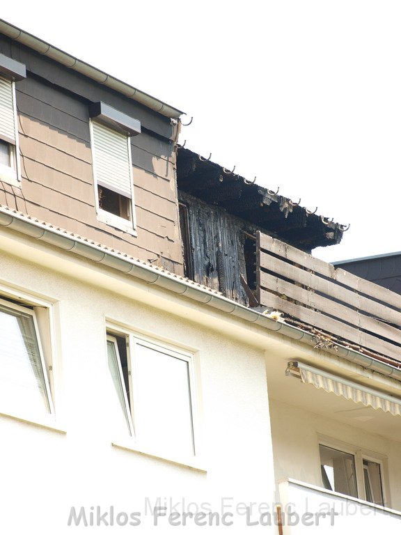 Mark Medlock s Dachwohnung ausgebrannt Koeln Porz Wahn Rolandstr P74.JPG